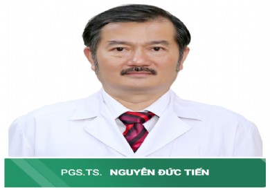 PGS.TS Nguyễn Đức Tiến - PGĐ Trung tâm PT Nội soi Bệnh viện Việt Đức khám và điều trị tại Bệnh viện Đa khoa tỉnh