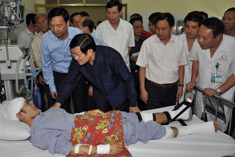 Chủ tịch nước Trương Tấn Sang thăm gia đình có 8 người thiệt mạng do sạt lở đất đá tại TP Hạ Long