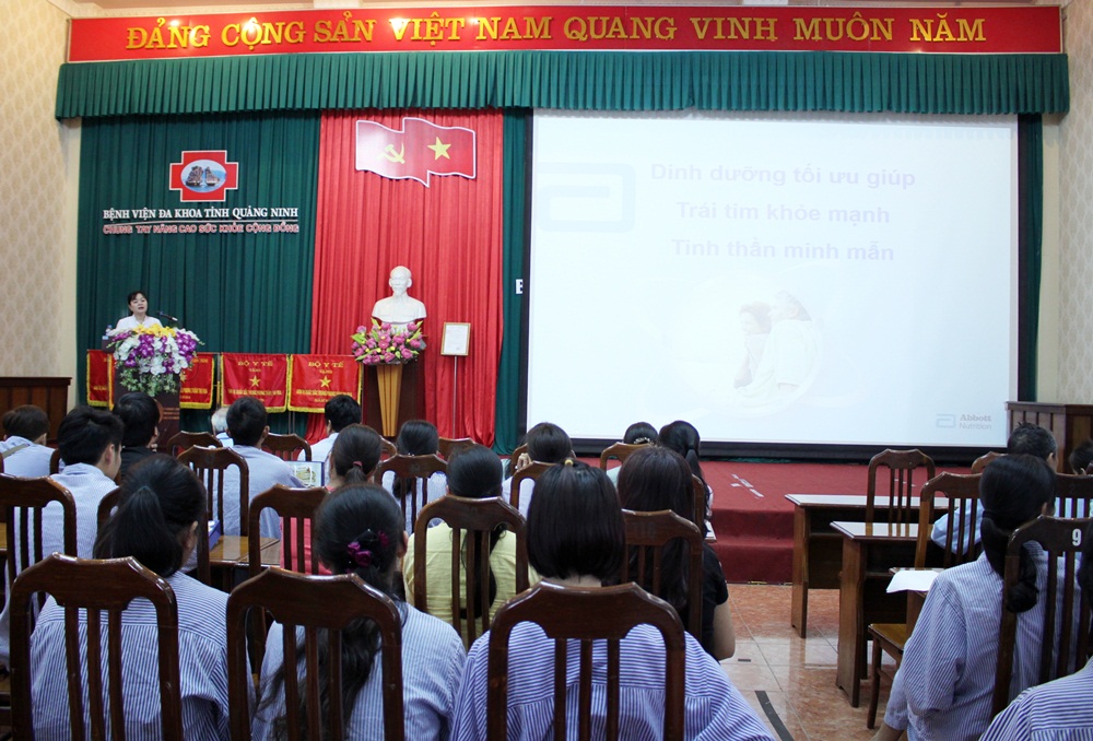 Bệnh viện Đa khoa tỉnh Quảng Ninh họp Hội đồng bệnh nhân và người nhà