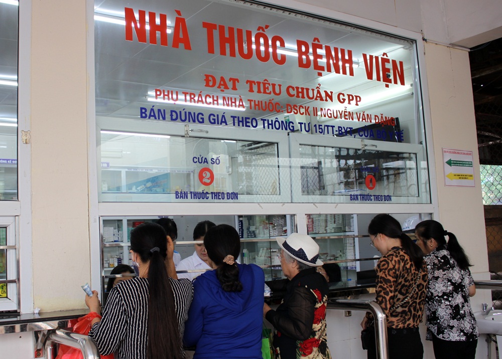 Bệnh viện Đa khoa tỉnh Quảng Ninh nghiêm túc thực hiện các quy định về giá thuốc