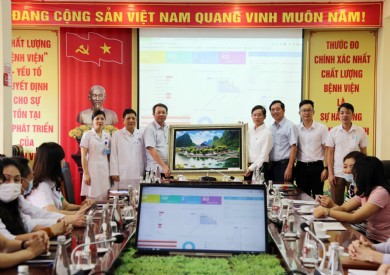 Tiếp đoàn Bệnh viện Đa khoa tỉnh Ninh Bình đến giao lưu học tập kinh nghiệm