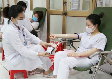 Tuổi trẻ Bệnh viện ĐK tỉnh Quảng Ninh chung tay hiến máu cứu người giữa đại dịch Covid-19