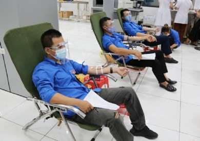 Bệnh viện Đa khoa tỉnh tiếp nhận 320 đơn vị máu tình nguyện của tuổi trẻ Đoàn than Quảng Ninh