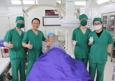 Bệnh nhân phì đại tuyến tiền liệt vượt hàng trăm cây số từ Nghệ An đến Quảng Ninh chữa bệnh
